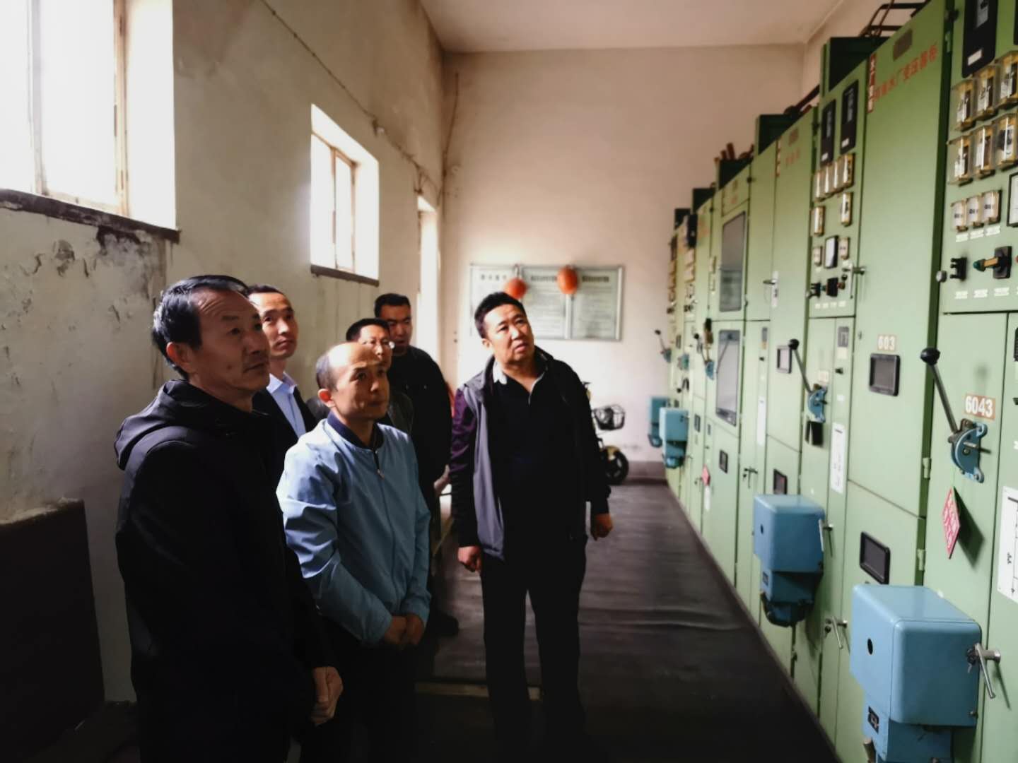 公司總經(jīng)理王建人在供水、污水生產(chǎn)一線開展風(fēng)險(xiǎn)隱患排查.jpg